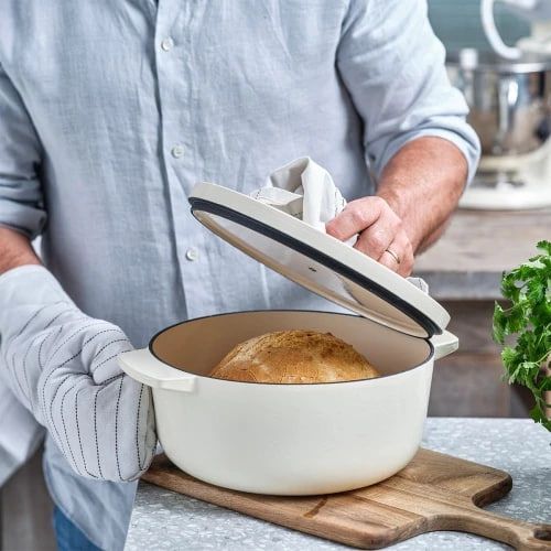 Чугунная кастрюля KitchenAid 5,2 л, 26 см, кремовая, с крышкой