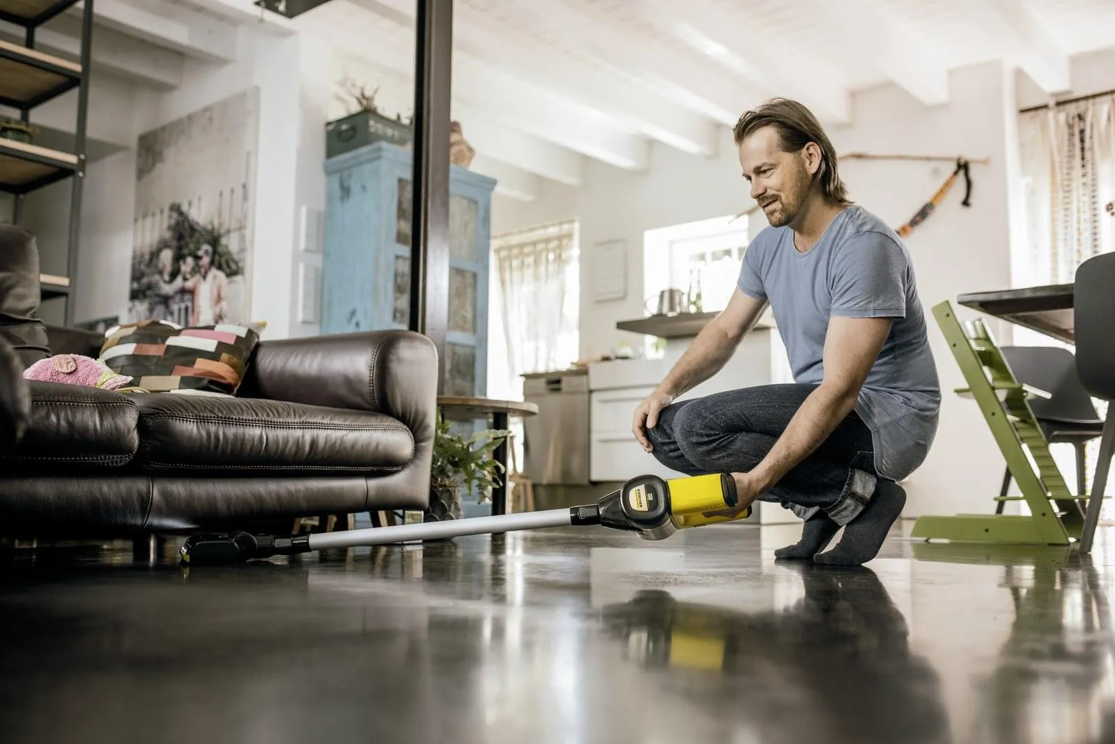 Аккумуляторный пылесос KARCHER VC 6 OurFamily 1.198-660.0