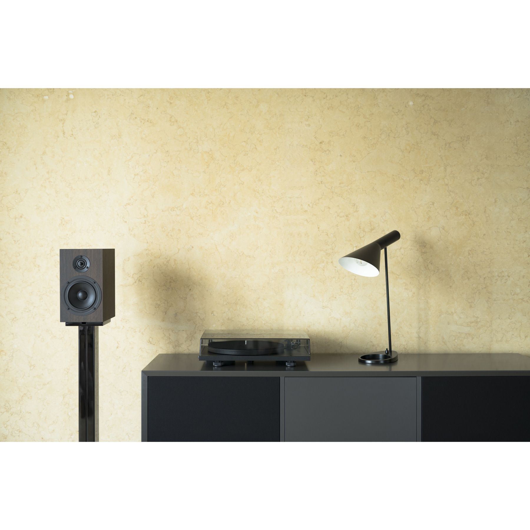 Проигрыватель виниловых дисков Pro-Ject Primary E Phono чёрный