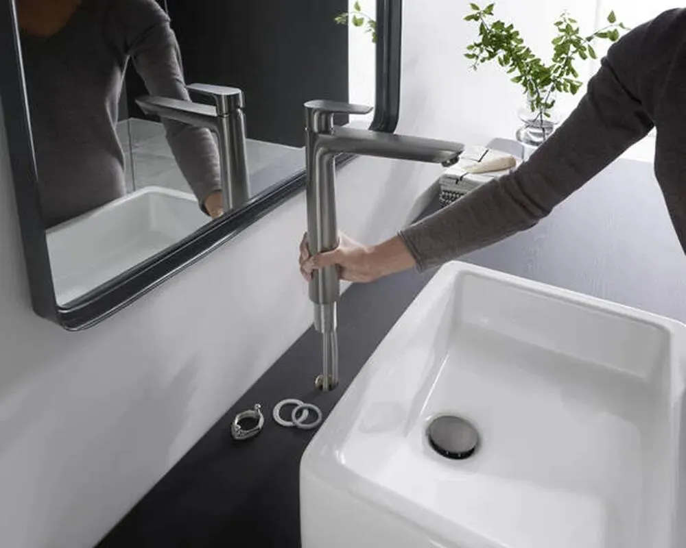 Смеситель Hansgrohe Talis E черный хром брашированный 71717340