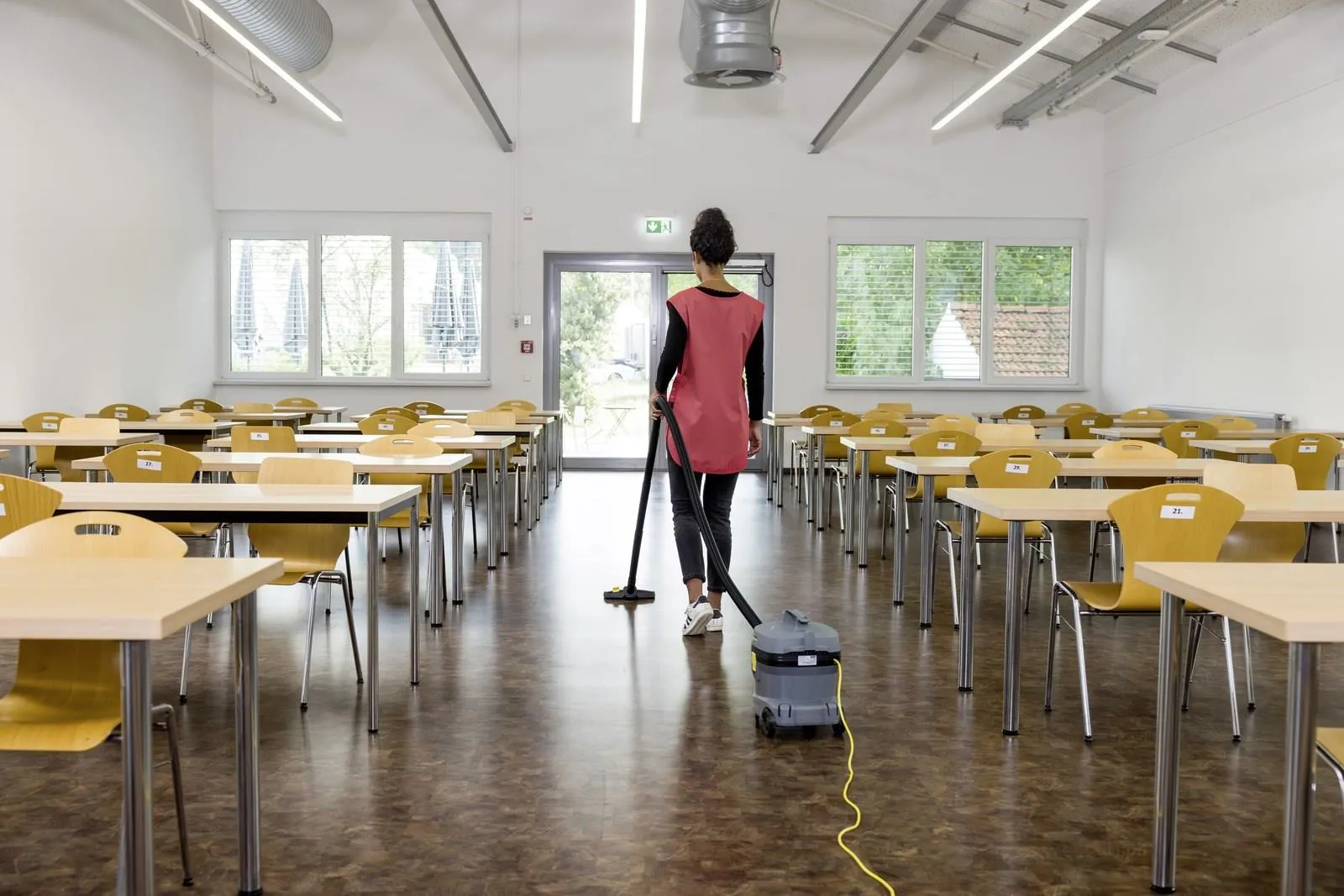 Пылесос KARCHER Professional T 11/1 Classic 1.527-197.0