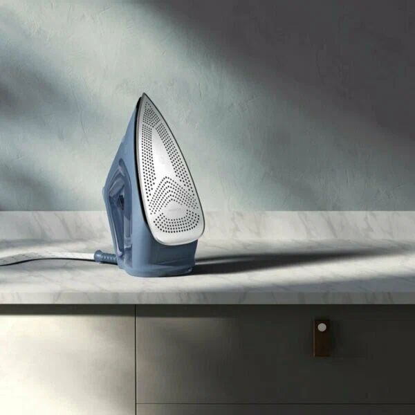 Утюг Electrolux E7SI1-8DB