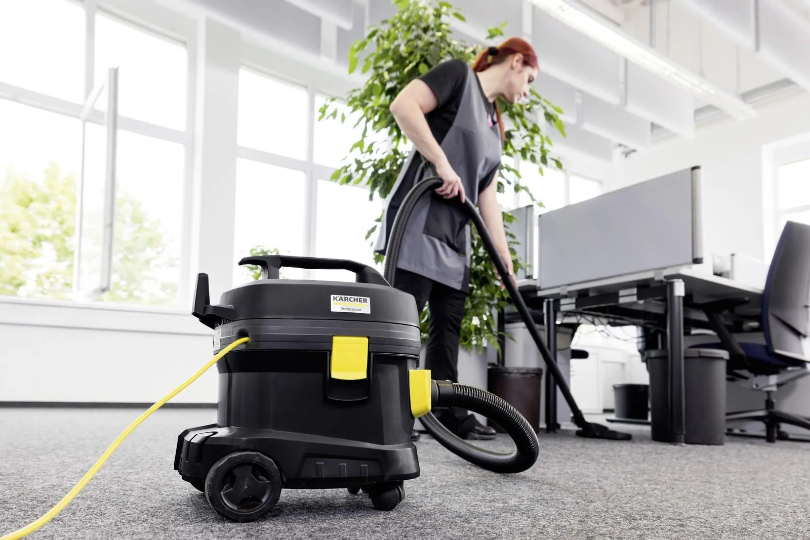 Профессиональный пылесос сухой уборки Karcher T 11/1 Classic Re!Plast Anniversary 1.527-214.0