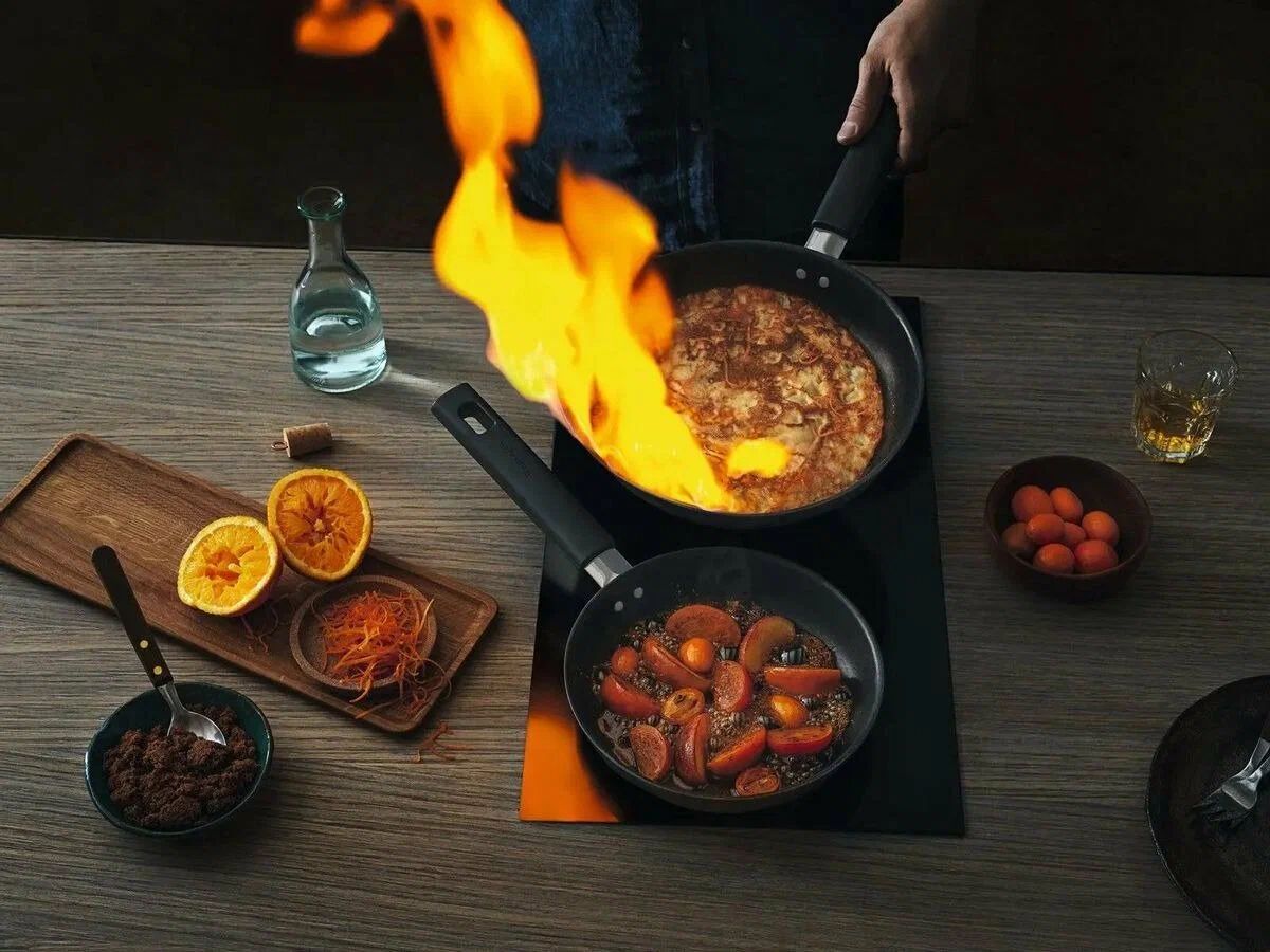 Сковорода FISKARS Hard Face, диаметр 24 см
