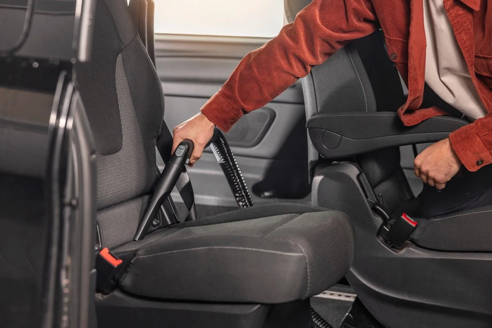 Автомобильный пылесос KARCHER 1.081-231.0