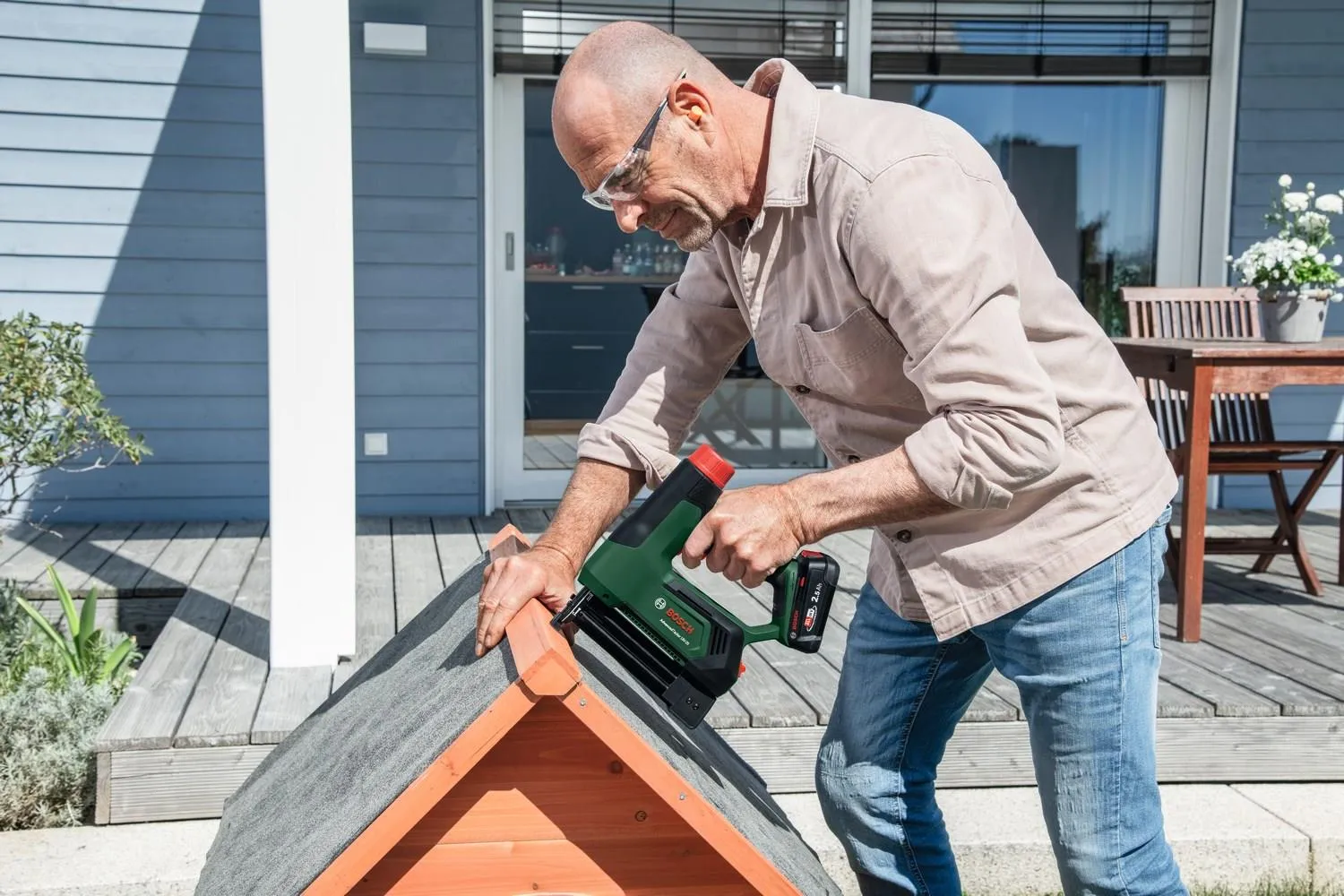 Аккумуляторный степлер Bosch AdvancedTacker 18V-25 06032A7100