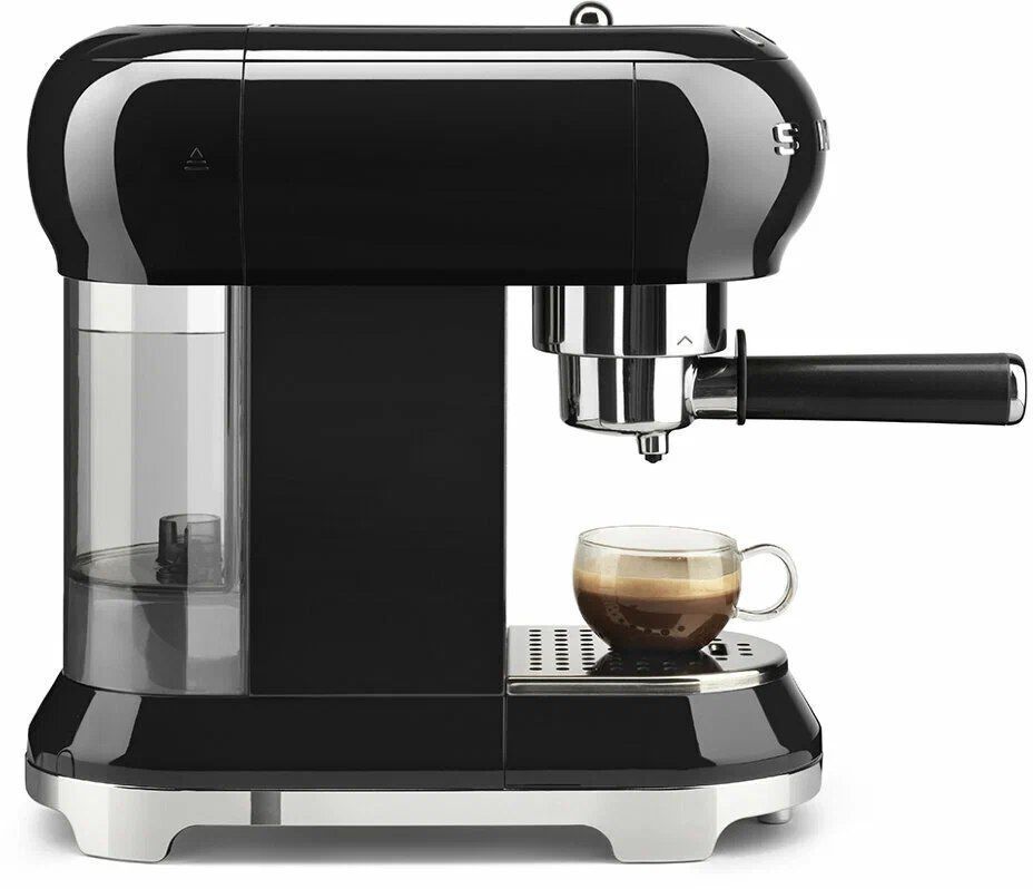 Кофеварка рожковая Smeg ECF01, черный