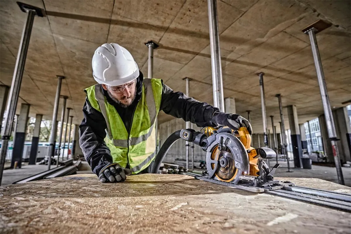 Аккумуляторная дисковая пила FlexVolt DeWalt DCS579NT, без АКБ и ЗУ, в кейсе TSTAK
