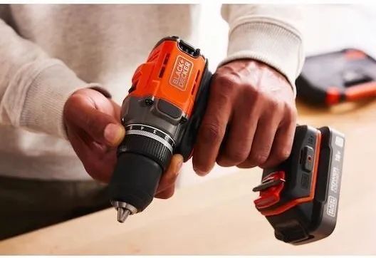 Дрель-шуруповёрт аккумуляторная Black&Decker BCD382D1XK PowerConnect 12.0 Ah/18 V с ЗУ