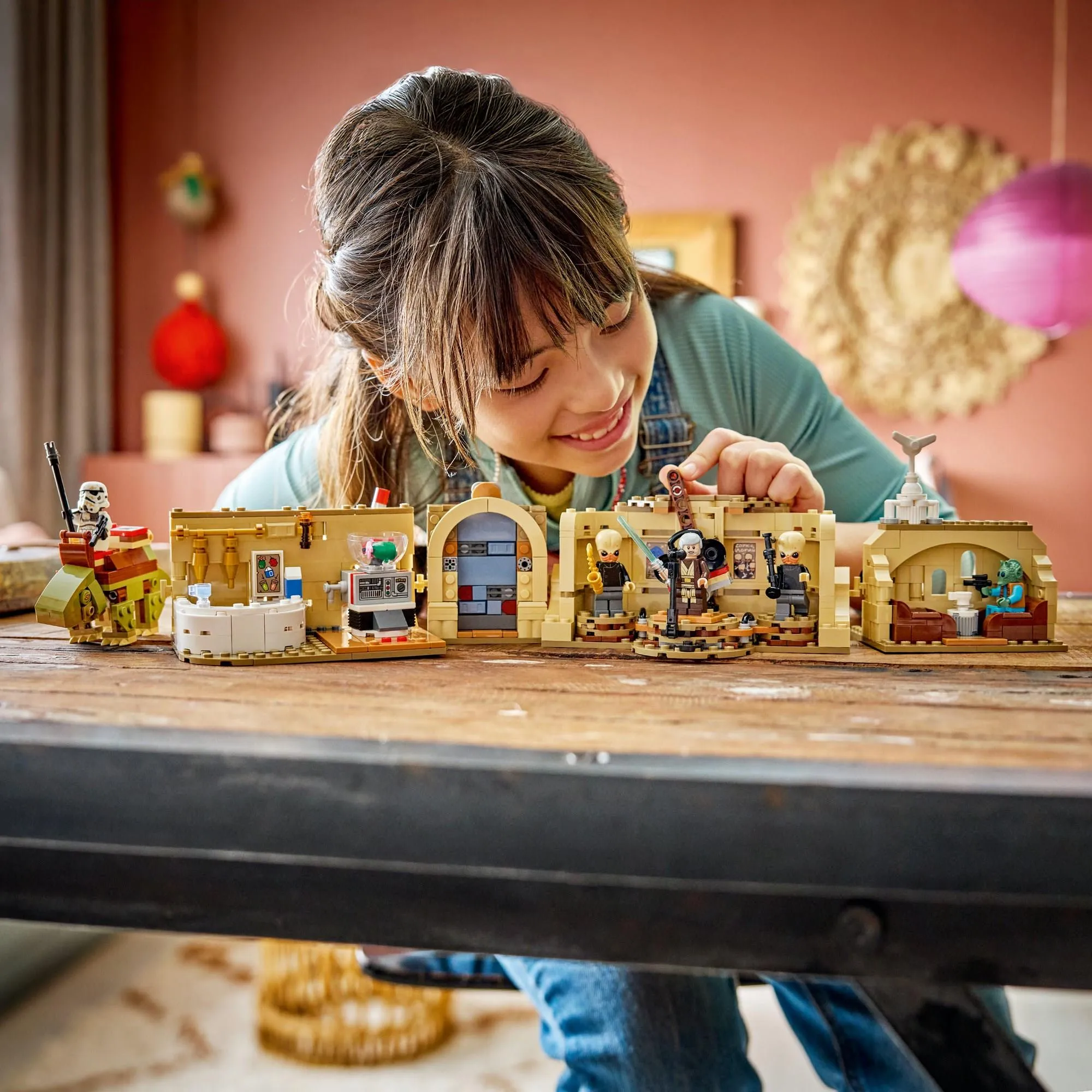 Конструктор LEGO Star Wars 75425 SMART Play: Кантина Мос-Эйсли