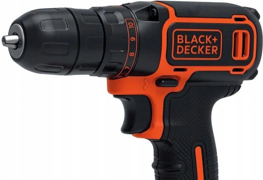 Аккумуляторная дрель-шуруповерт Black&Decker BDCDC18-QW