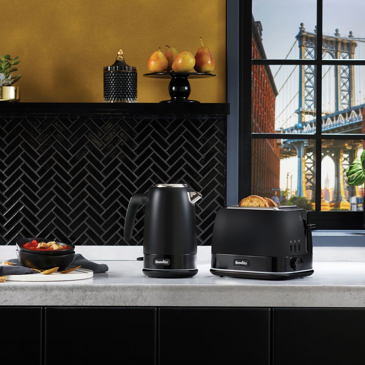 Электрический чайник Breville New York / VKT146X, черный