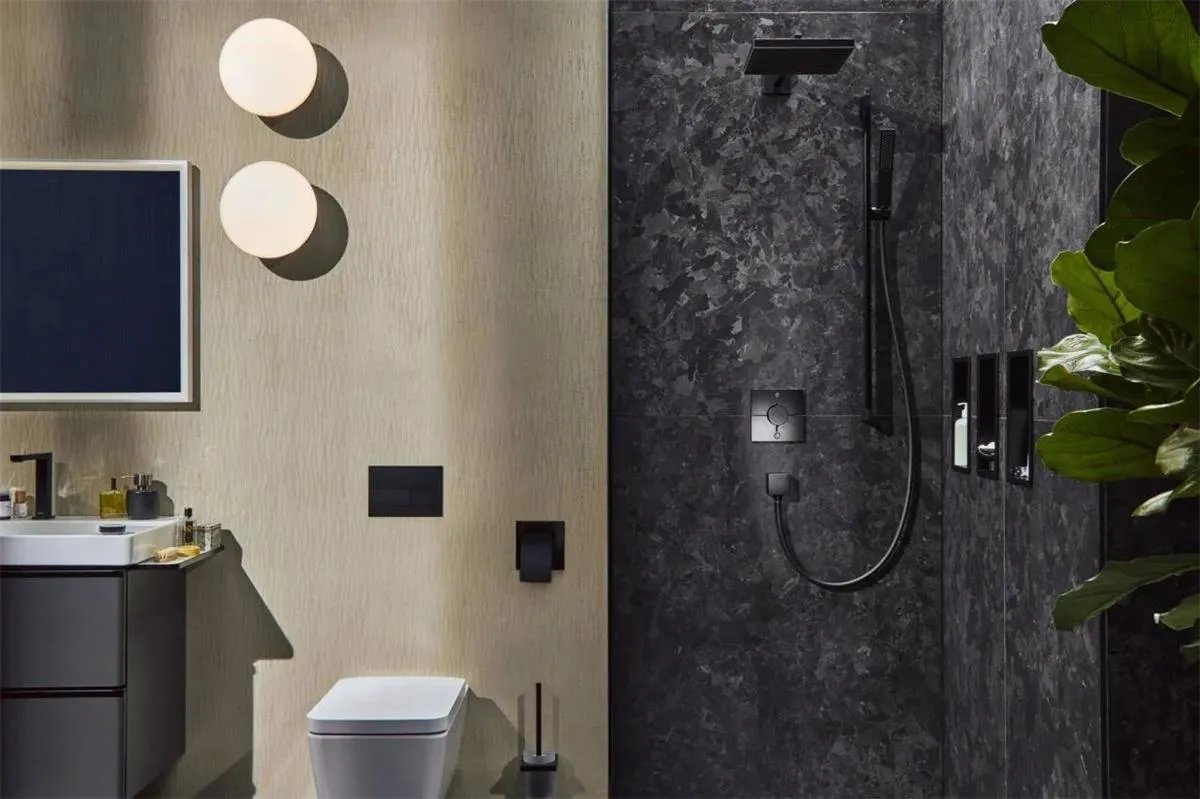 Ручной душ Hansgrohe Pulsify E 100 1Jet EcoSmart+ Slim, черный матовый 24321670