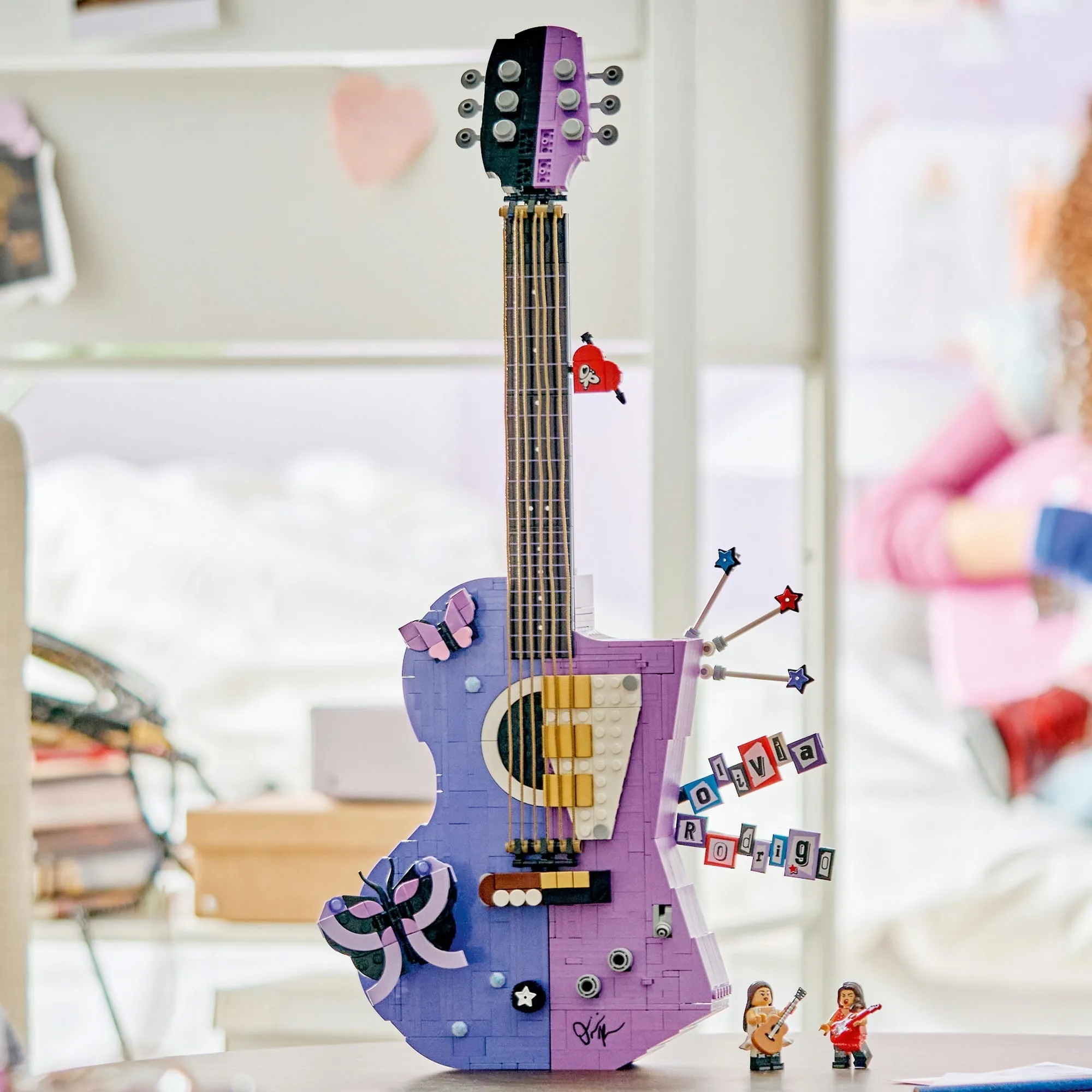 Конструктор LEGO Editions Music 43031 Двойная гитара Оливии Родриго