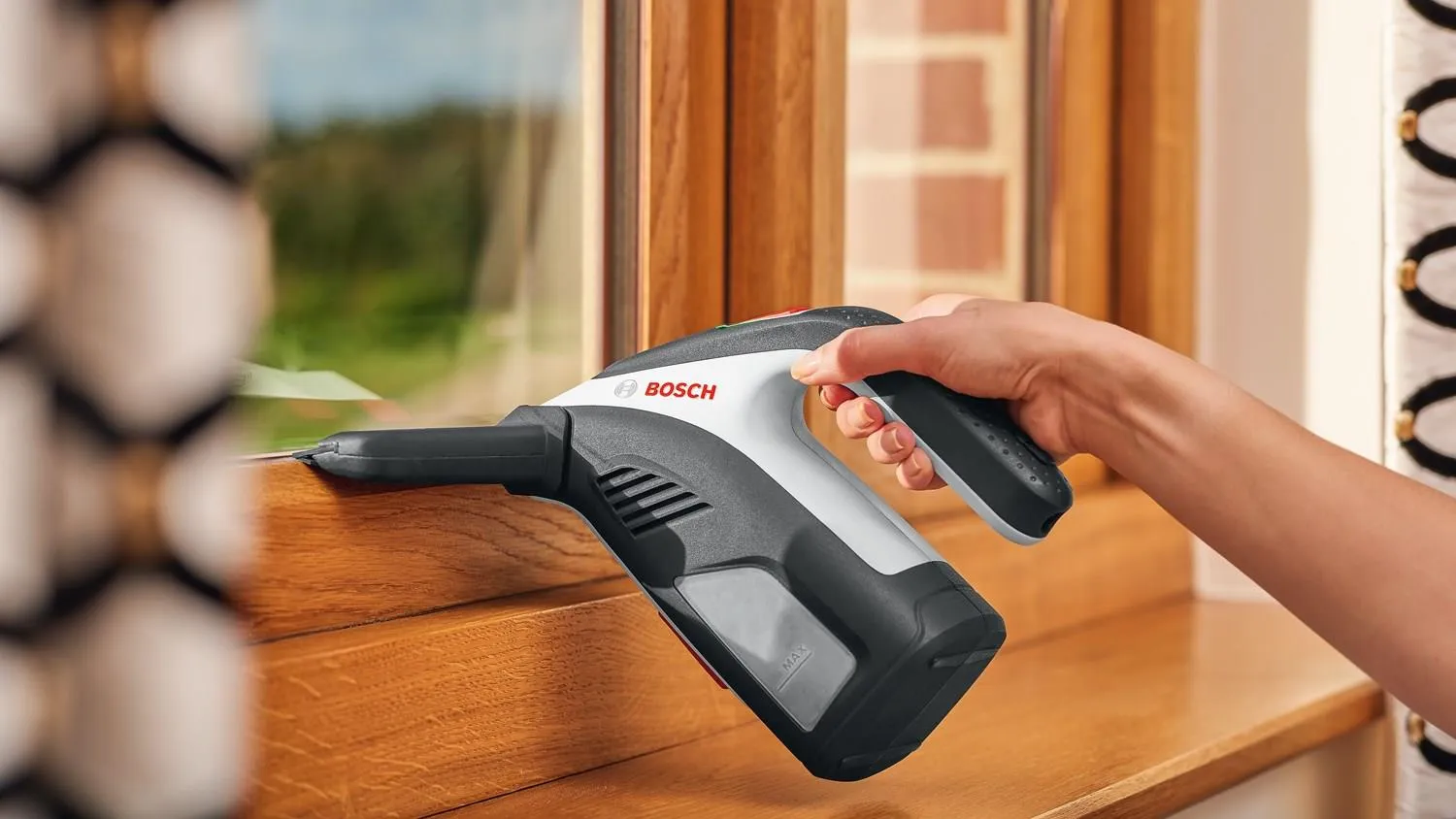 Мойка для окон Bosch GlassVAC Solo Plus 06008B7200
