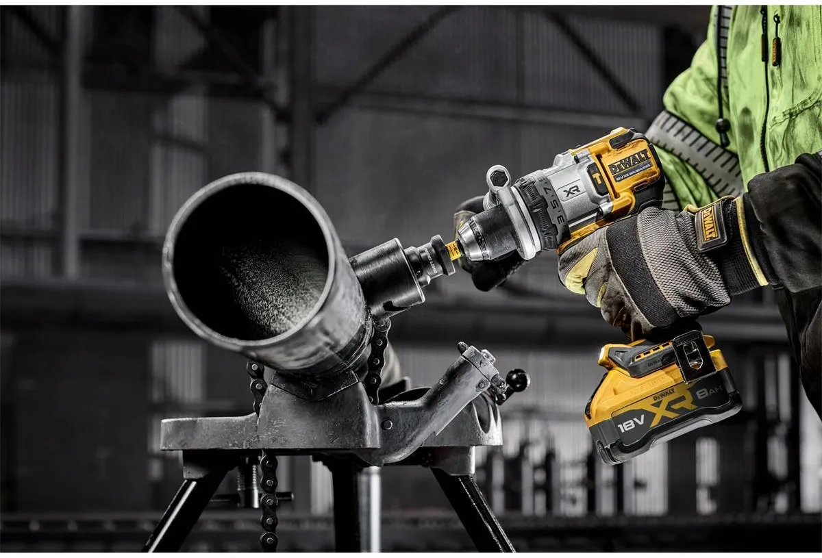 Ударная дрель-шуруповерт Dewalt DCD1007NT