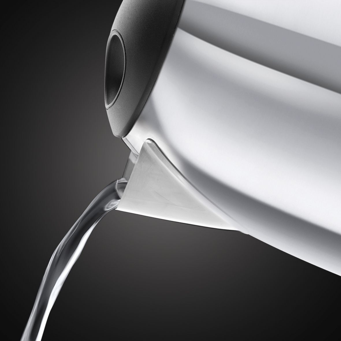 Чайник Russell Hobbs 23930-70, серебристый