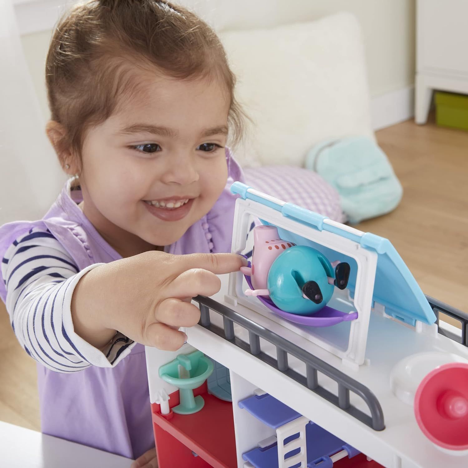 Свинка Пеппа семейный автодом Hasbro F2182
