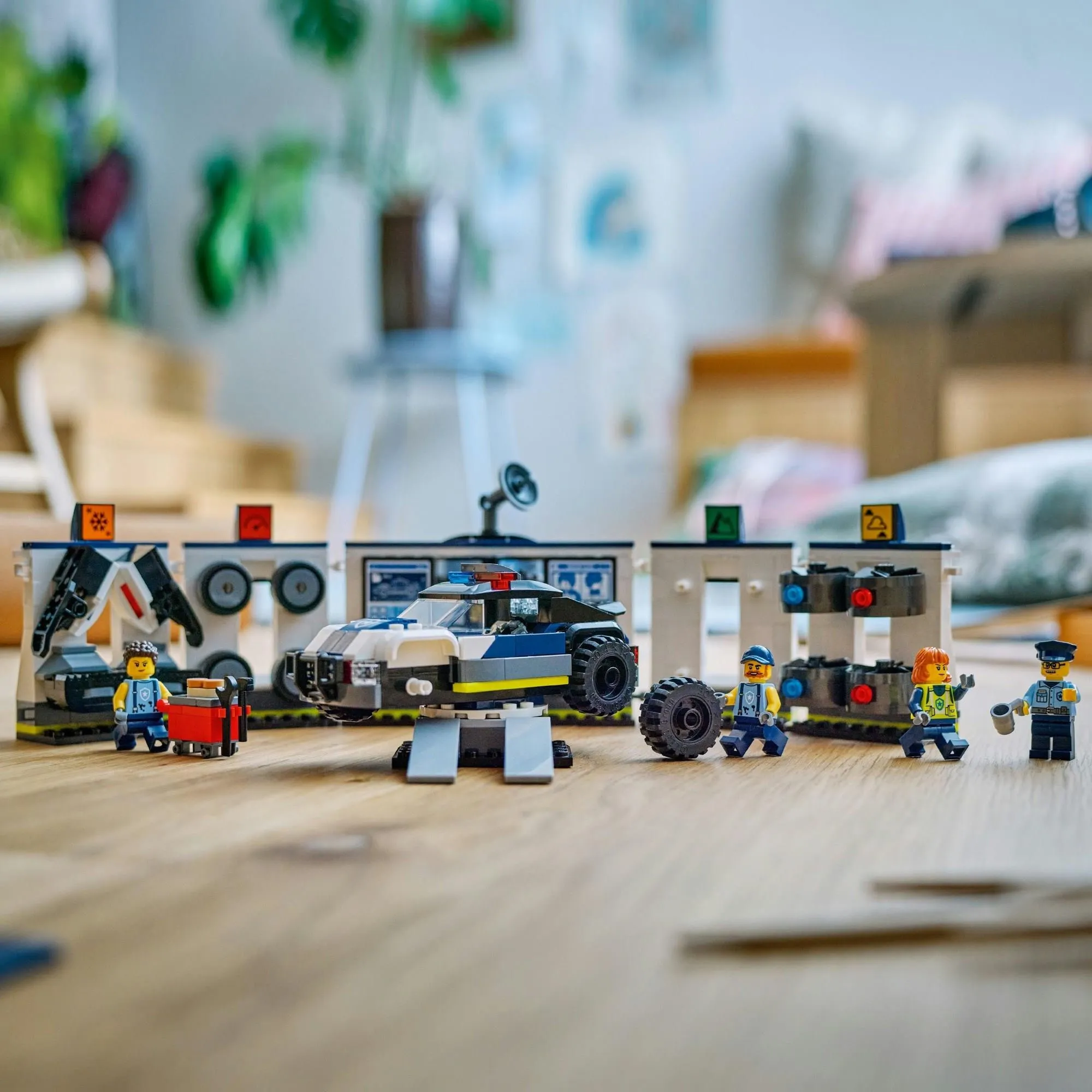 Конструктор LEGO City 60457 Полицейская тюнинг-мастерская