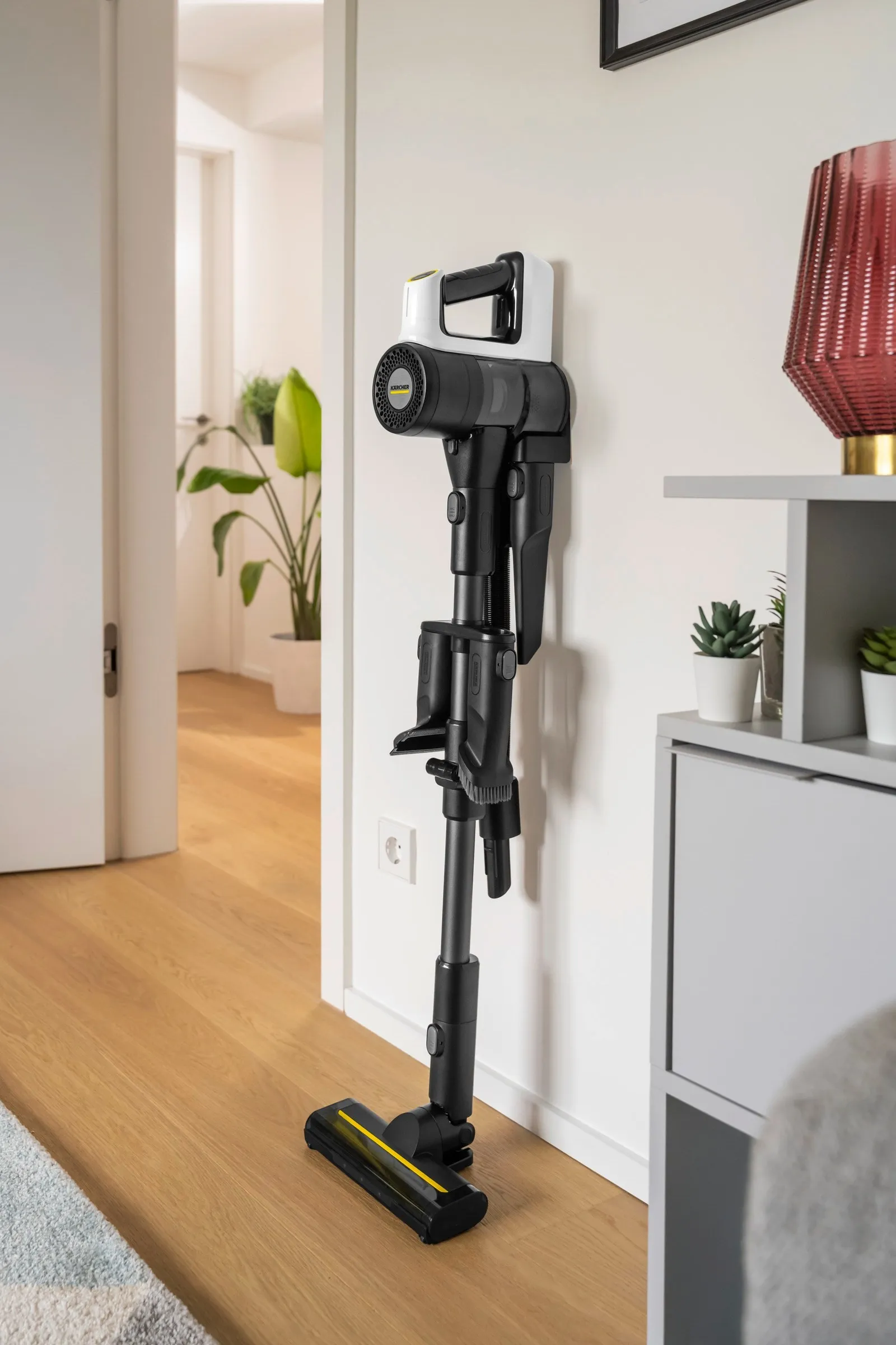 Вертикальный аккумуляторный пылесос Karcher VCS 3 Nano Flex 1.198-934.0