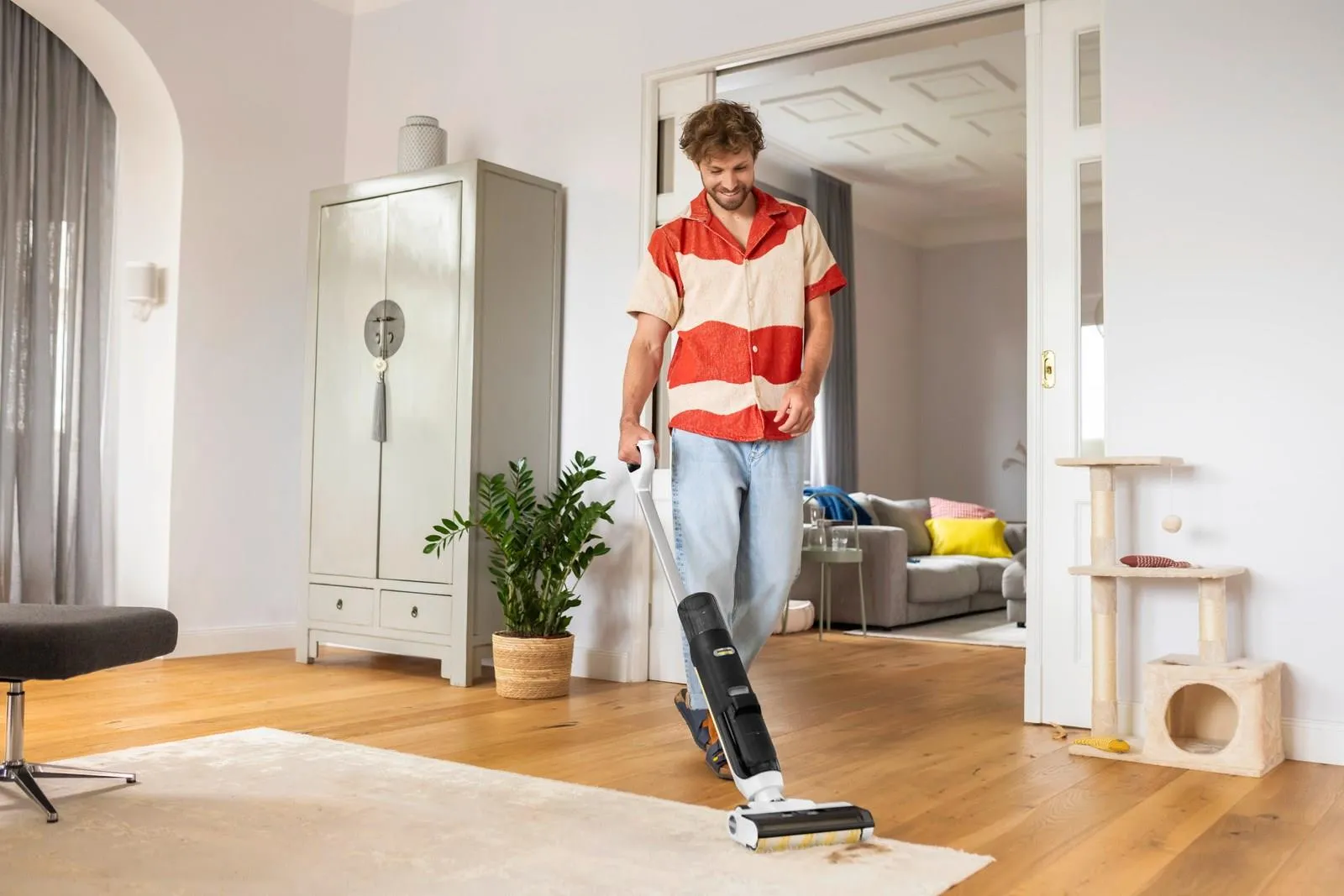 Электрическая швабра KARCHER FCV 3 Extra+ 1.056-126.0