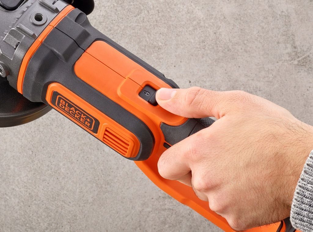 Аккумуляторная угловая шлифовальная машина Black&Decker BCG720N-XJ