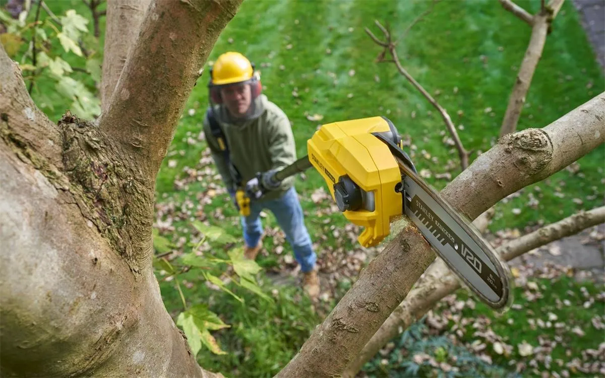 Аккумуляторная цепная пила Stanley SFMCPS720BXJ