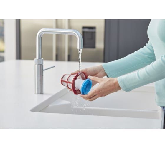 Вертикальный аккумуляторный пылесос 21.6 Вт 2 Ач BLACK+DECKER SVB620JW