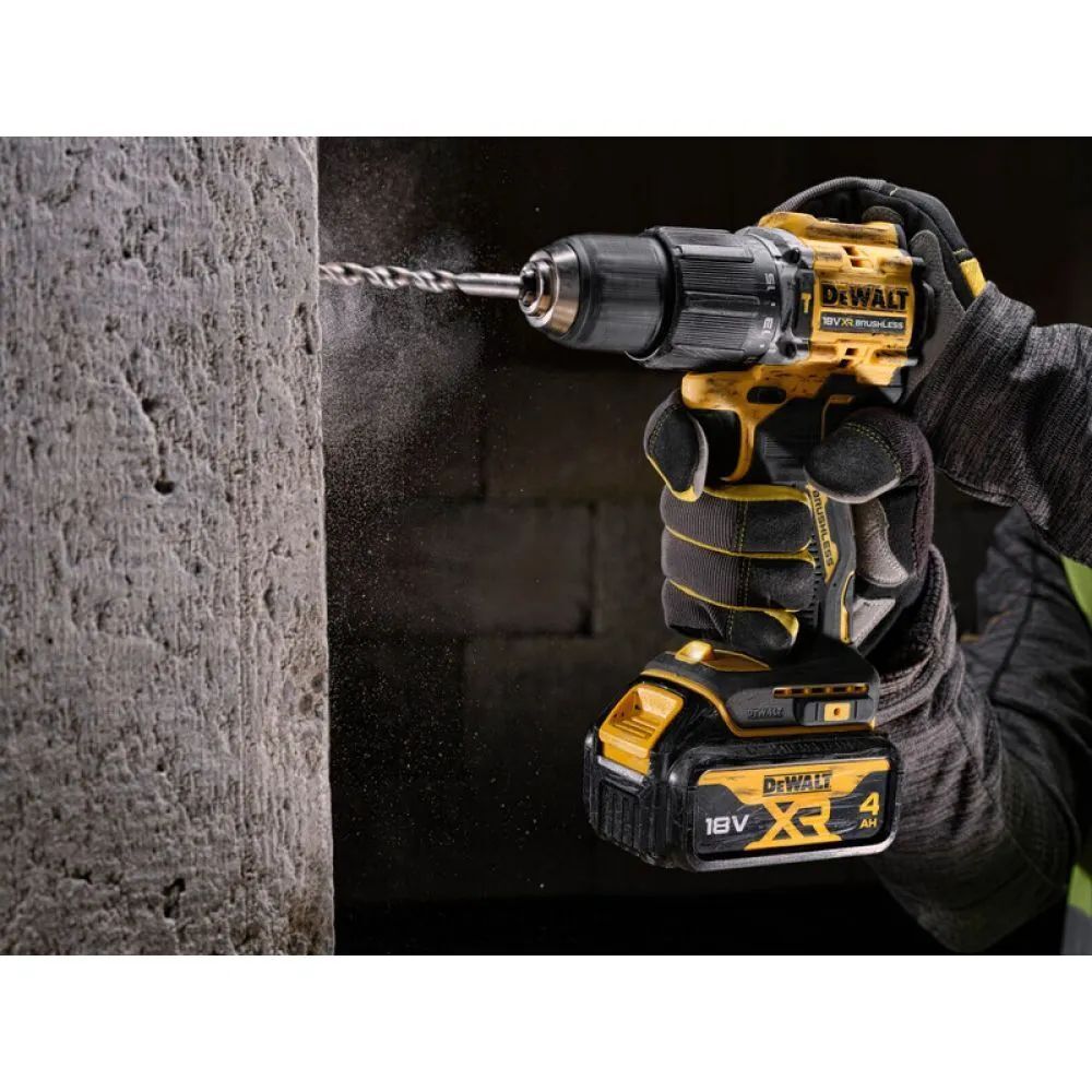 Аккумуляторная бесщеточная ударная дрель-шуруповерт DEWALT DCD100YP2T