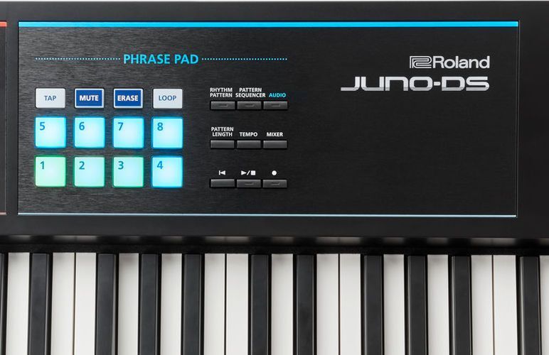 Синтезатор Roland JUNO-DS88 черный