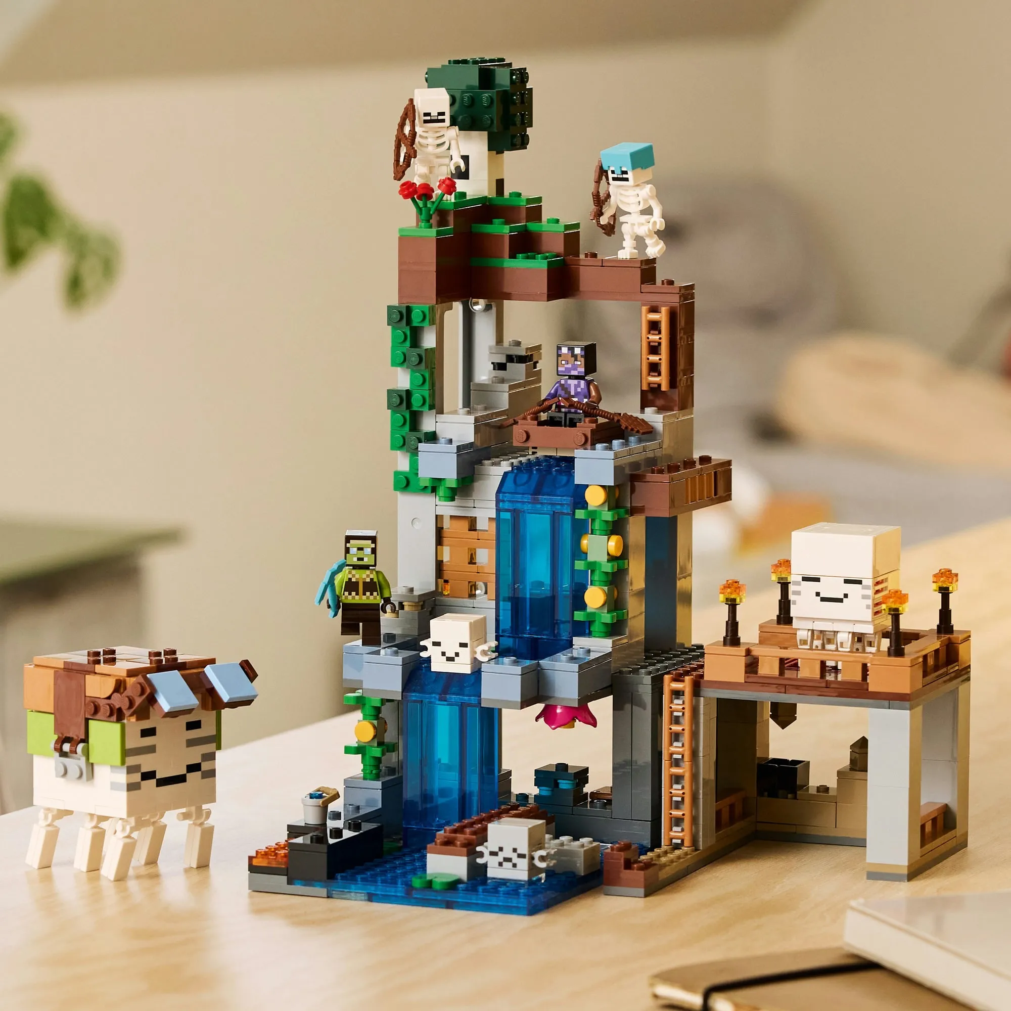Конструктор LEGO Minecraft 21597 Станция Гаста