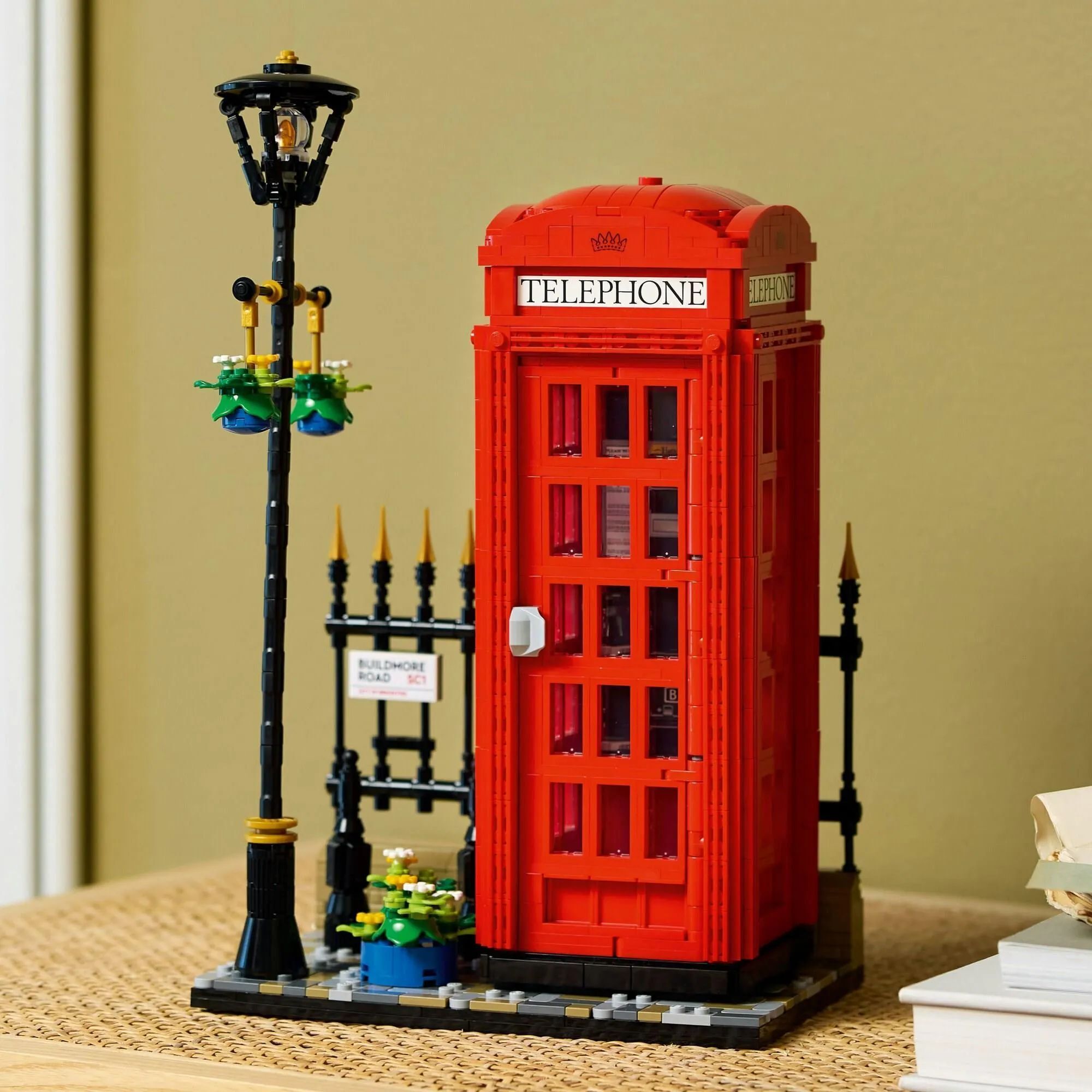 Конструктор LEGO Ideas 21347 Красная телефонная будка Лондона