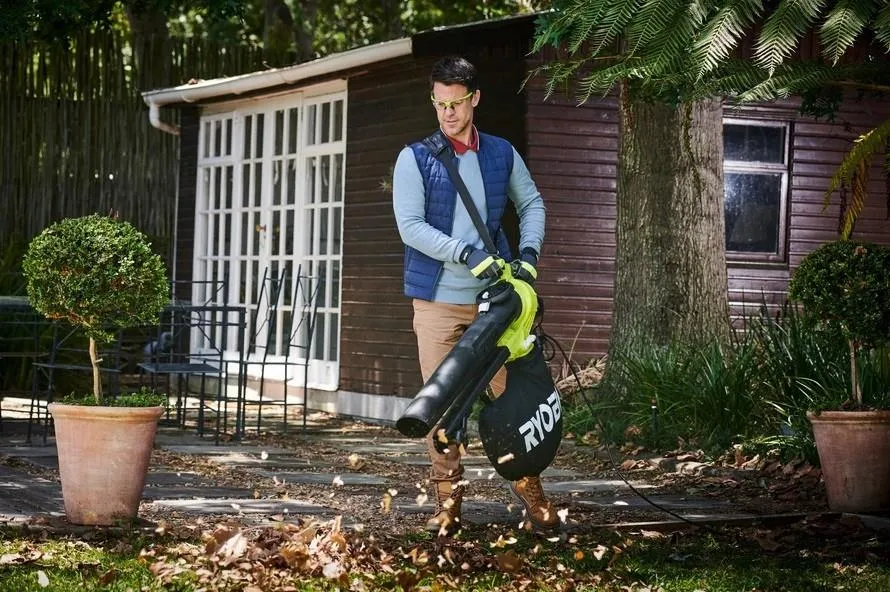 Аккумуляторная воздуходувка RYOBI RBY3000CESV