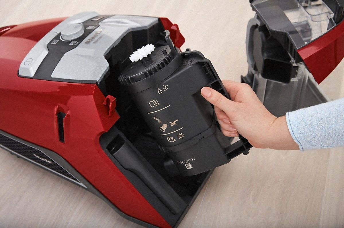 Пылесос Miele Blizzard CX1 Cat & Dog - SKCF5 Mango red