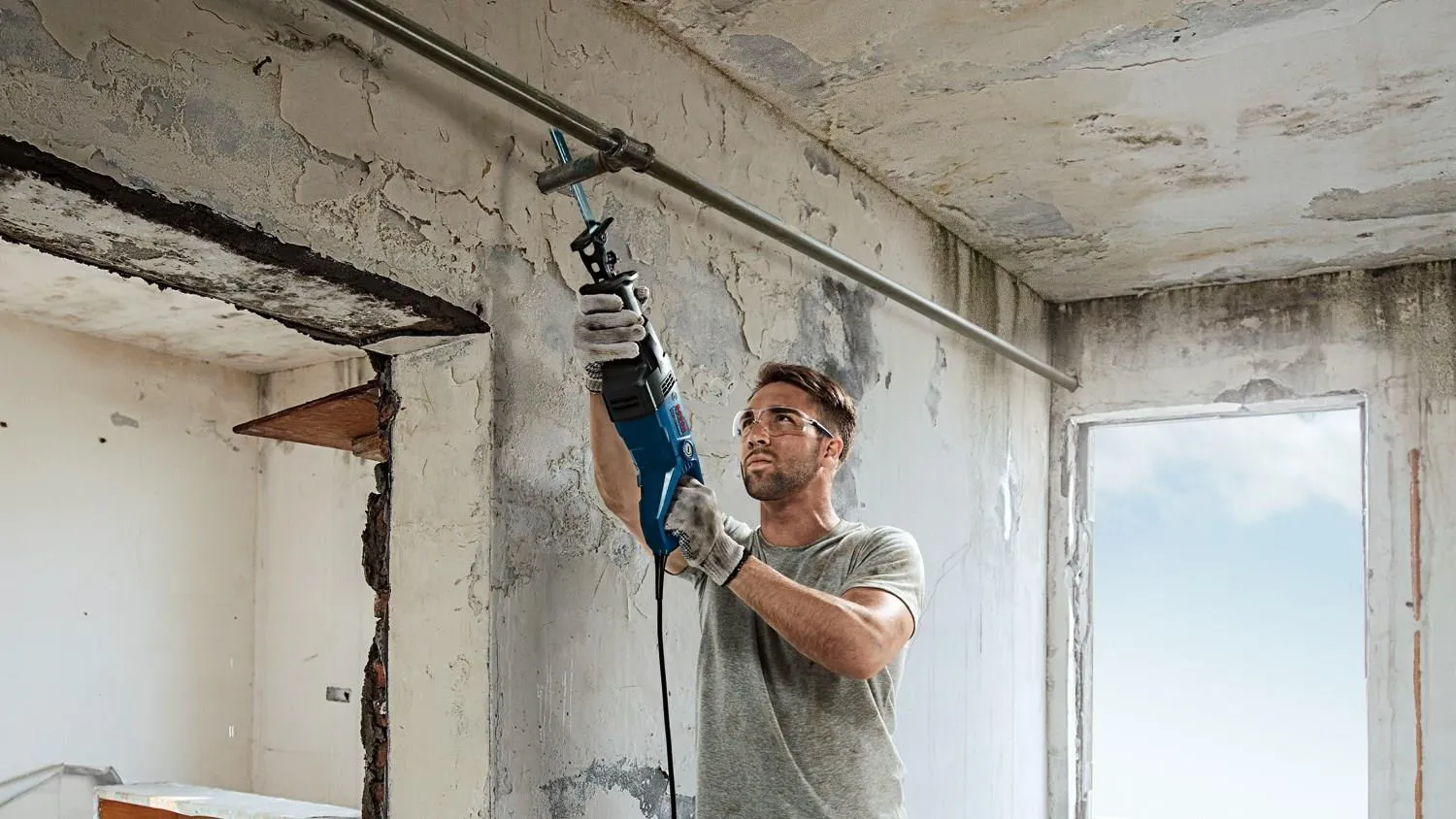 Электрическая пила Bosch GSA 120 Professional 06016B1020