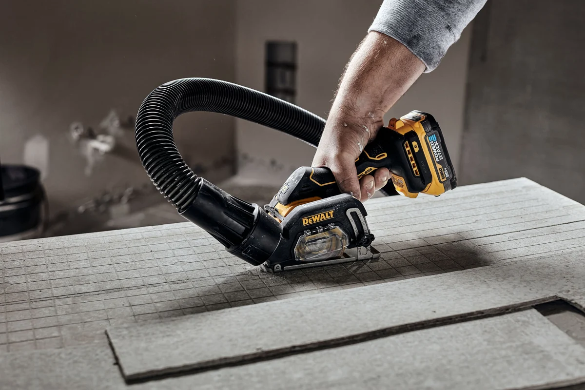 Аккумуляторная отрезная машина DeWalt DCS438E2T, с 2 АКБ PowerStack, ЗУ и кейсом TSTAK
