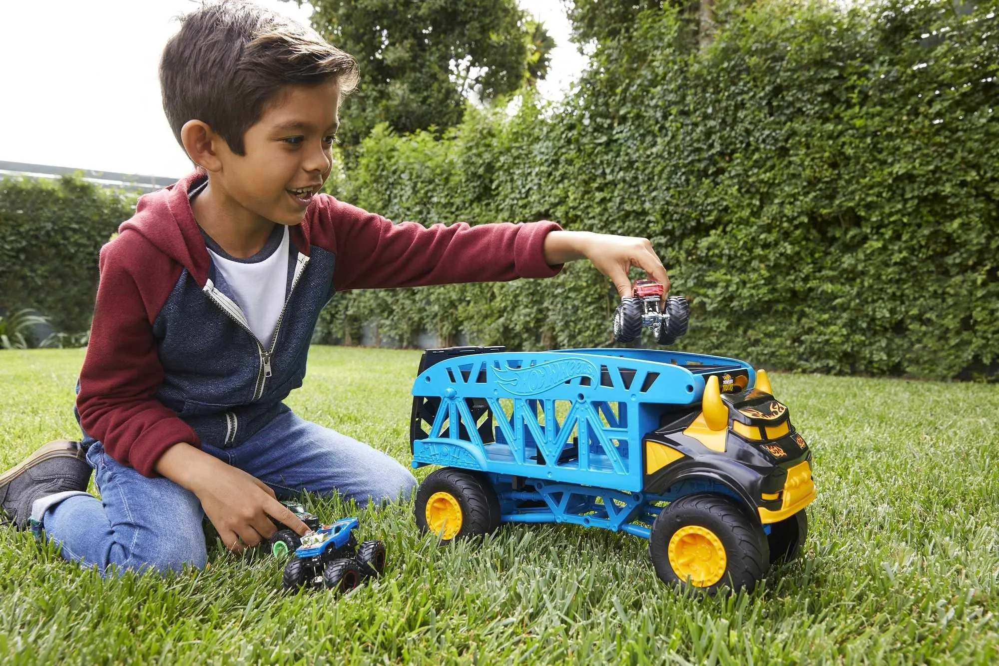 Игрушечный трек Hot Wheels Fitter Mover Monster Truck GGB64 - Транспортер Monster Mover
