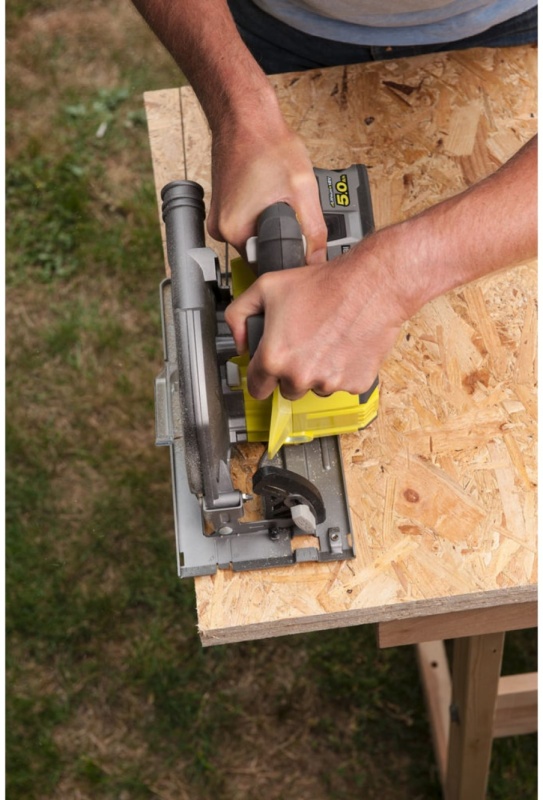 Аккумуляторная циркулярная пила RYOBI R18CS-0