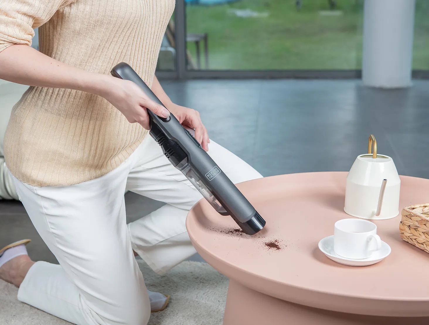 Пылесос ручной аккумуляторный Black&Decker DVC320B21-QW 1*2.0 Ah 20 V с ЗУ
