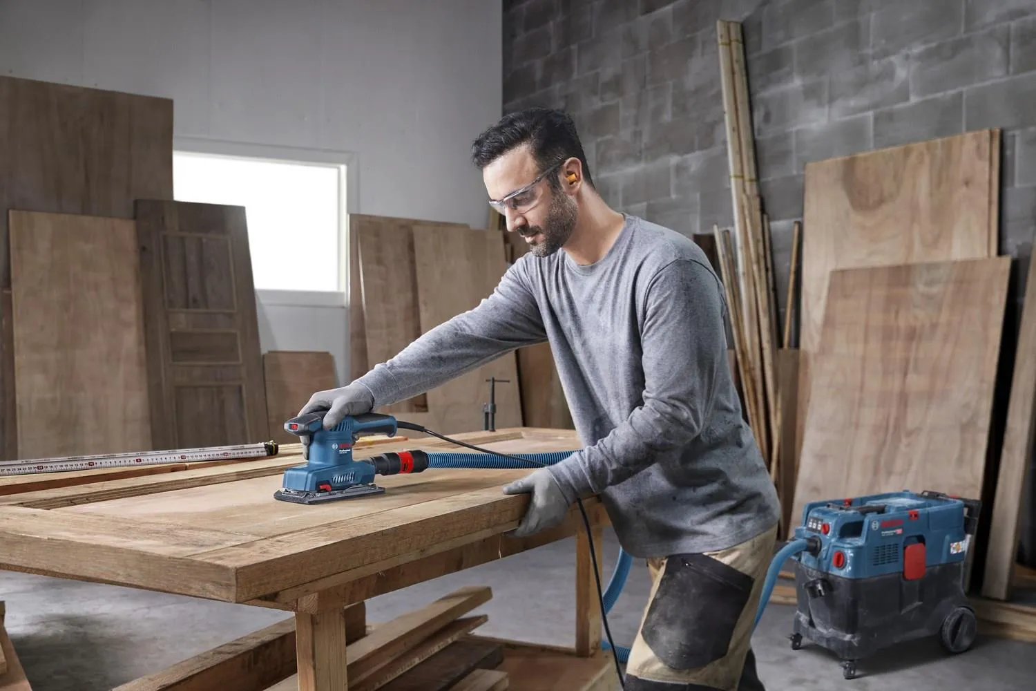 Ленточная шлифовальная машина сетевая Bosch GSS 20-18 A Professional 0601070101