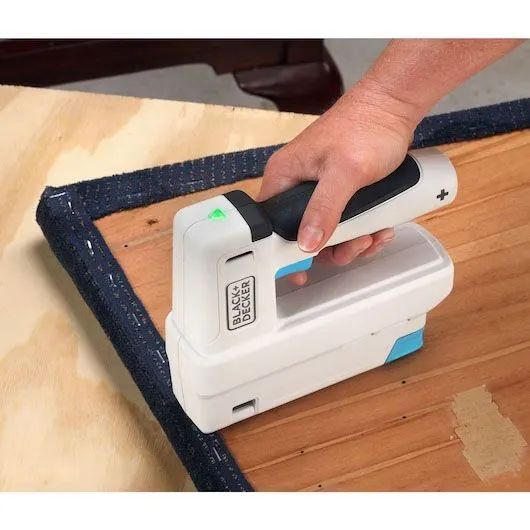 Скобозабивной пистолет Black+Decker Hobby Series 3,6 В, 1,5 Ач, BCN115-XJ