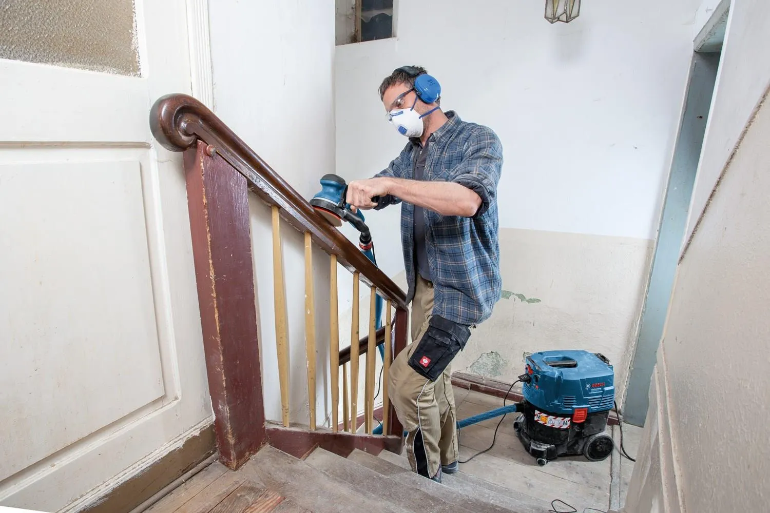 Эксцентриковая шлифовальная машина сетевая Bosch GET 55-125 Professional 0601257000
