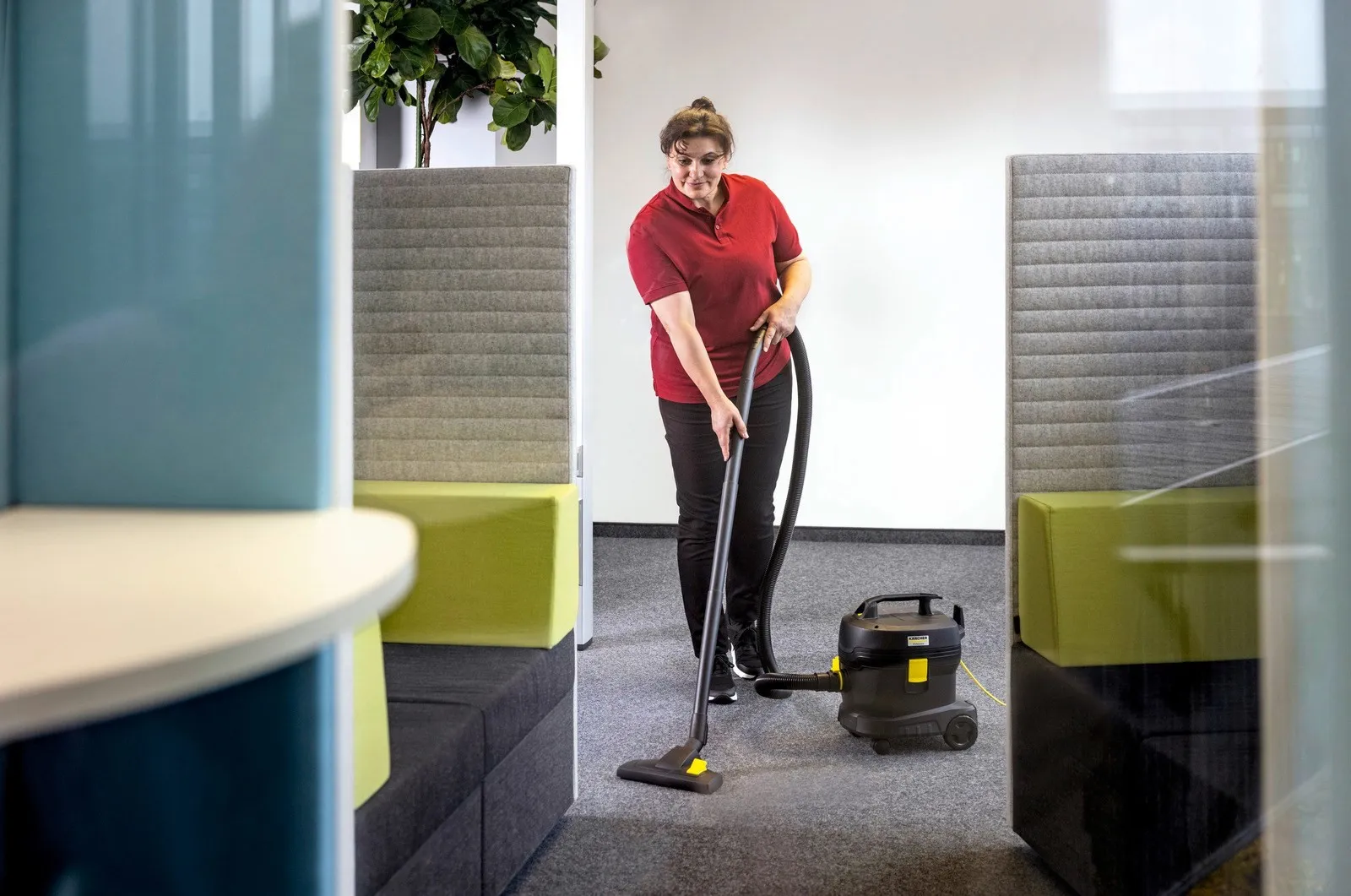 Пылесос KARCHER T 11/1 Classic Adv Go! Further 1.527-222.0