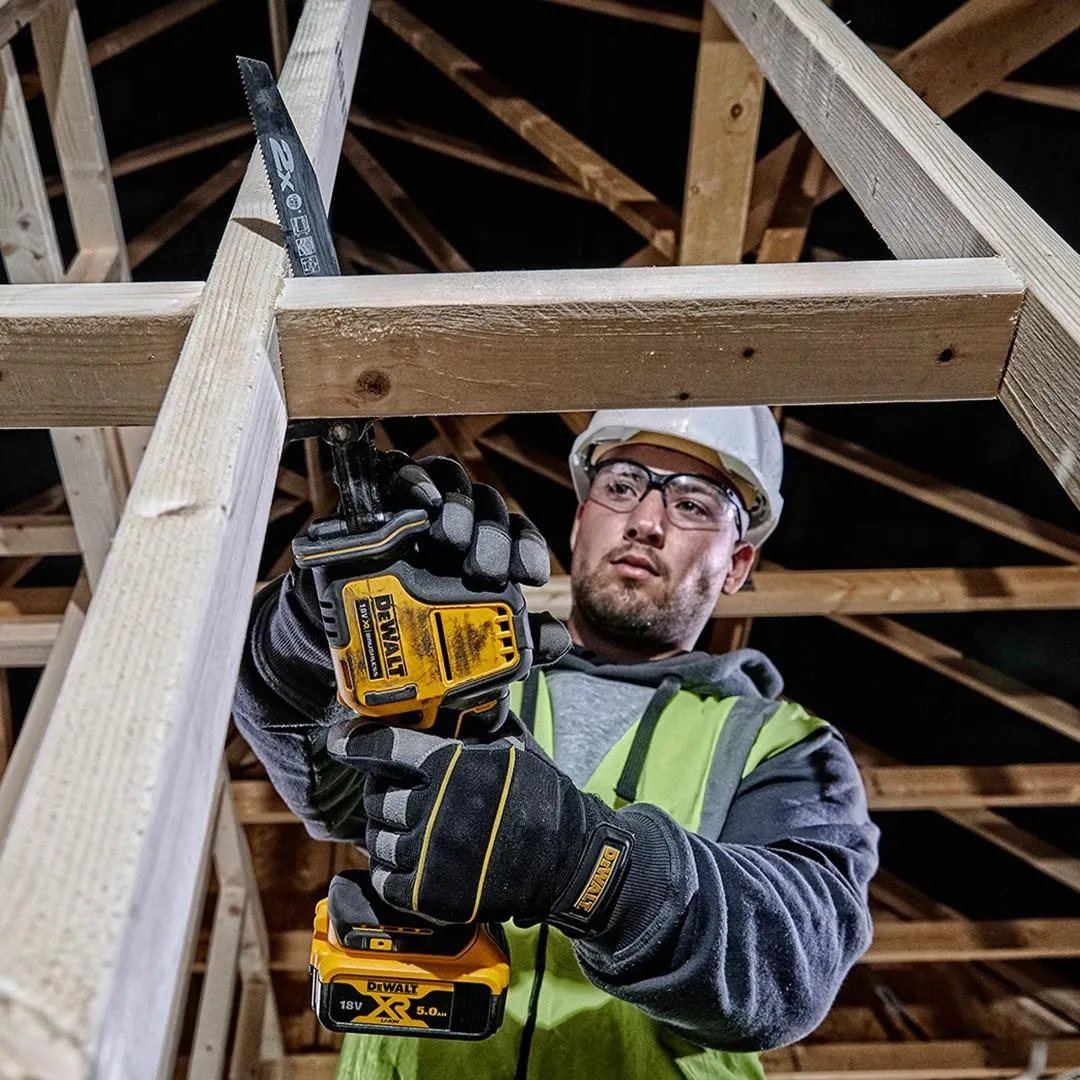 Аккумуляторная компактная сабельная пила DeWalt DCS369P2-QW, с 2 АКБ и ЗУ