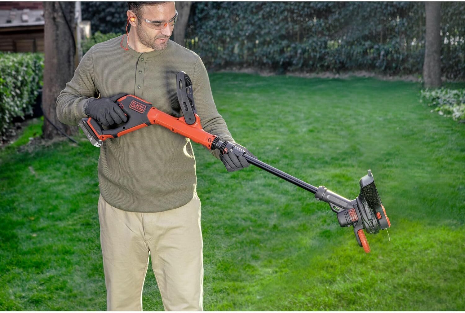 Триммер аккумуляторный Black&Decker BCST918D1 1*2.5 Ah/18 V с ЗУ