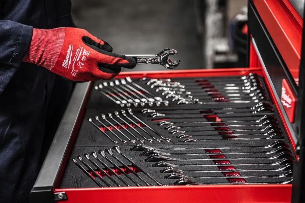 Ложемент с комбинированными ключами Milwaukee MAX BIT 15 ед 4932479827