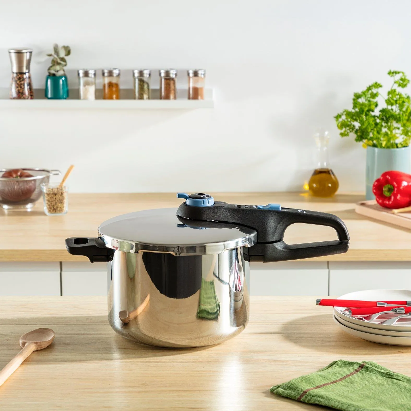 СкороваркаTefal SECURE TRENDY P2584301 2 штуки 4 л + 6 л