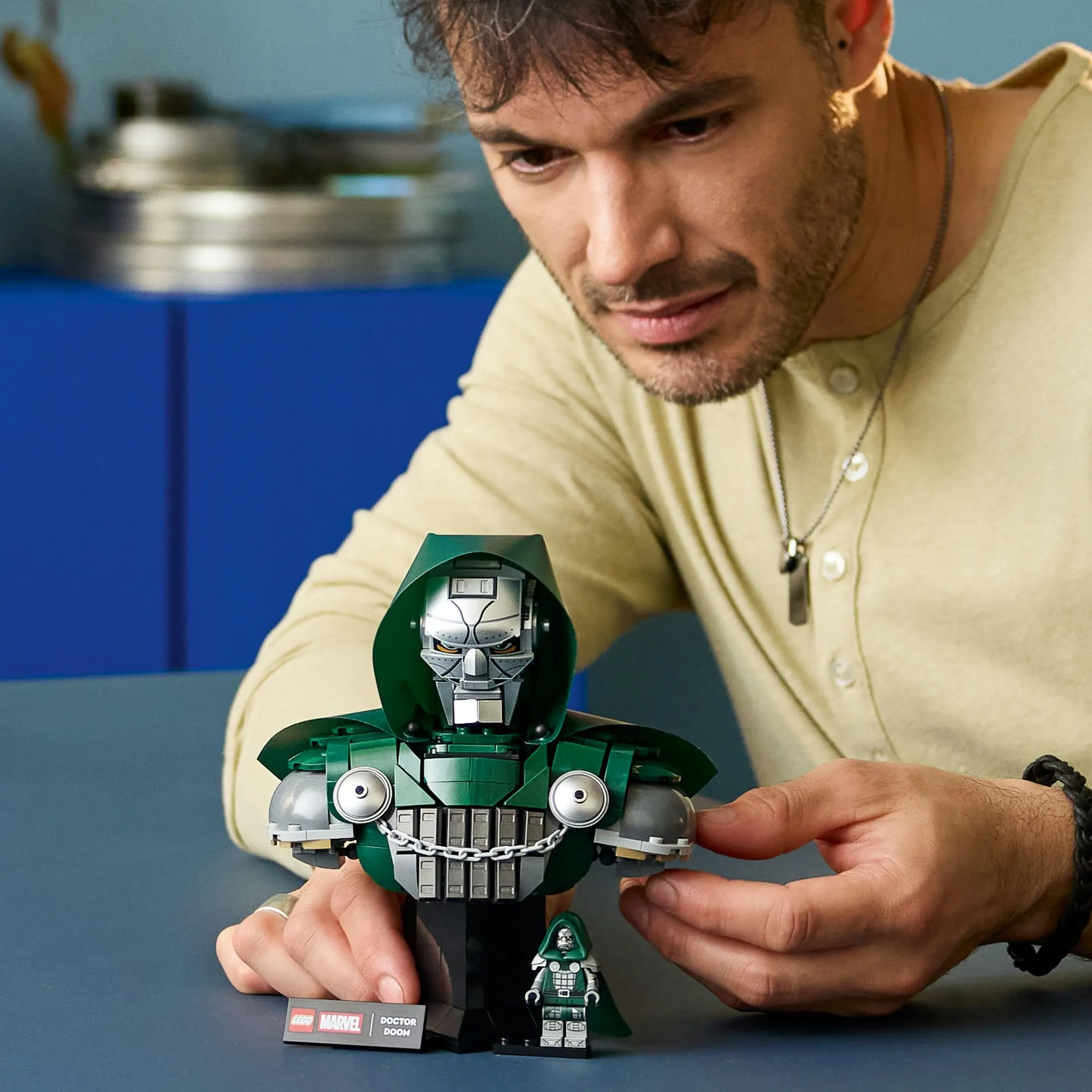 Конструктор LEGO Marvel 76345 Бюст Доктора Дума