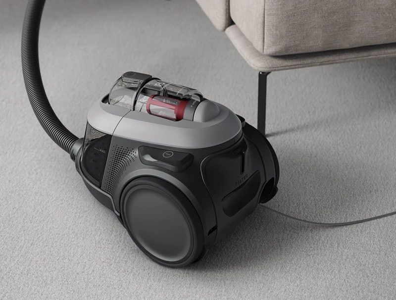 Пылесос Electrolux 600 Animal EL61A4UG, черный/серый