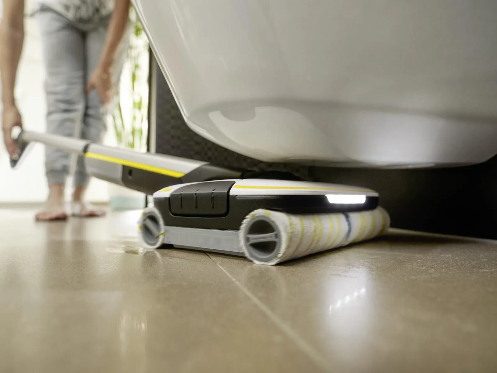 Электрическая швабра KARCHER FC 7 Plus 1.055-710.0